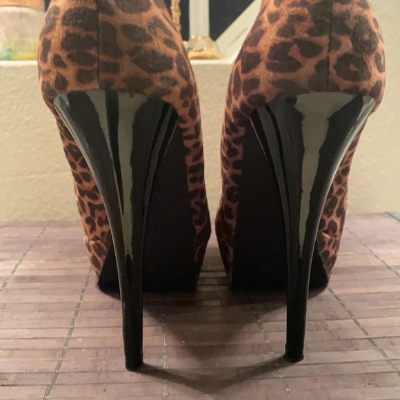 Candies Animal Print Stilletos - Picture 4 of 8